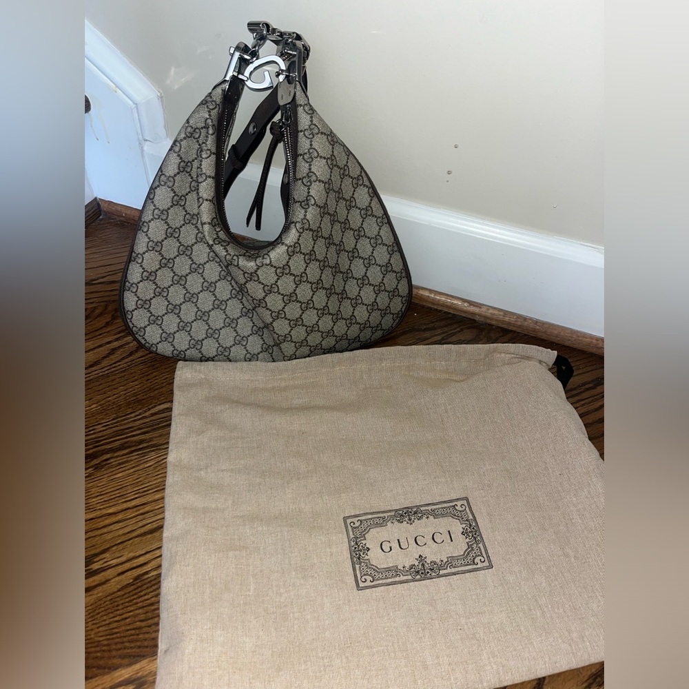 Gucci Attaché Medium Shoulder bag